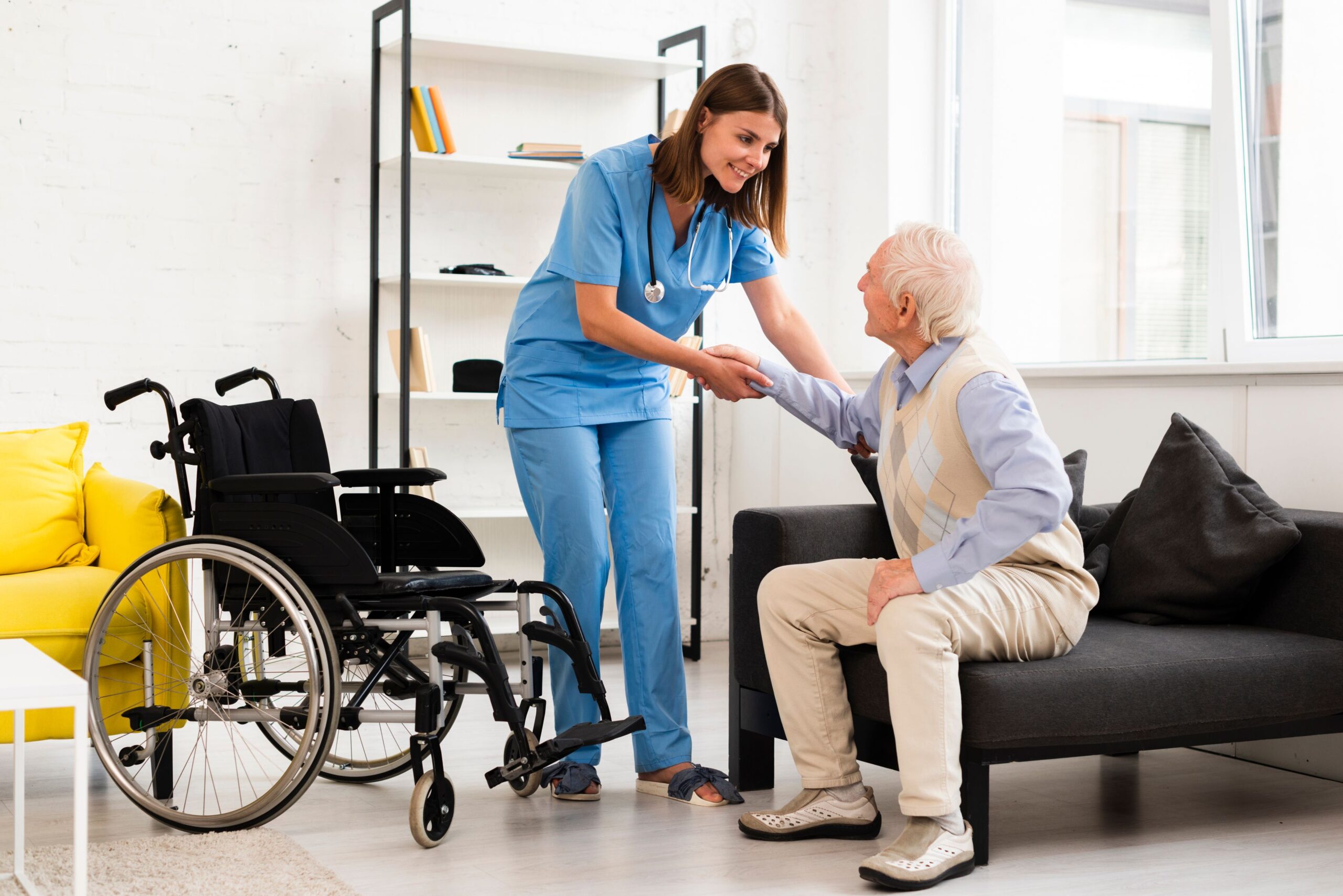 Пансионат для пожилых с медицинским обслуживанием. Забота о пожилых. Реабилитация инвалидов. Реабилитация пожилых. Пожилые и инвалиды.
